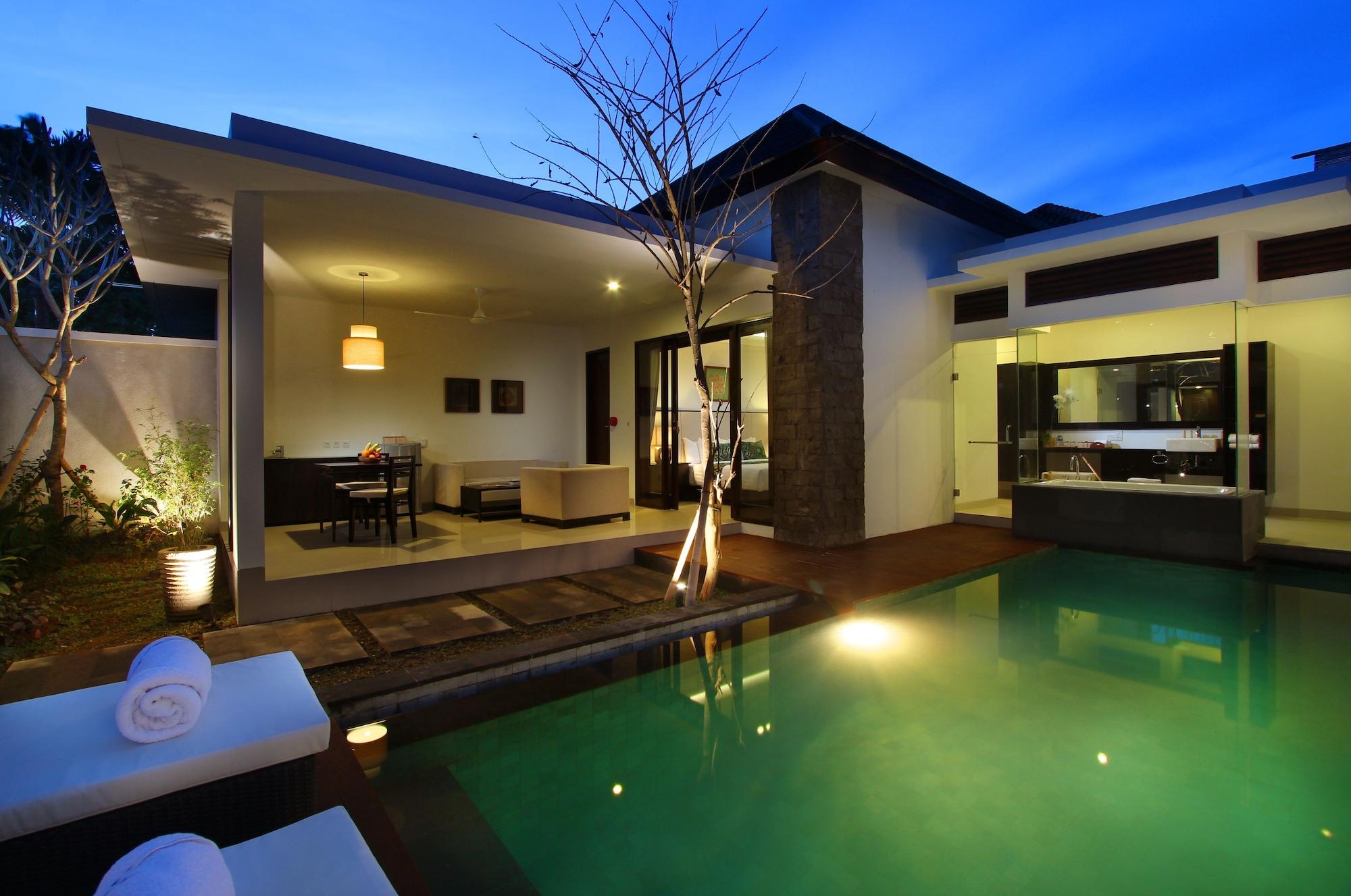 Royal Samaja Villas - CHSE Certified Seminyak Exterior foto